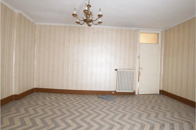 Foto c7a52fc4-696e-47b7-aa0e-0442f98c4638. Pis a Tafalla