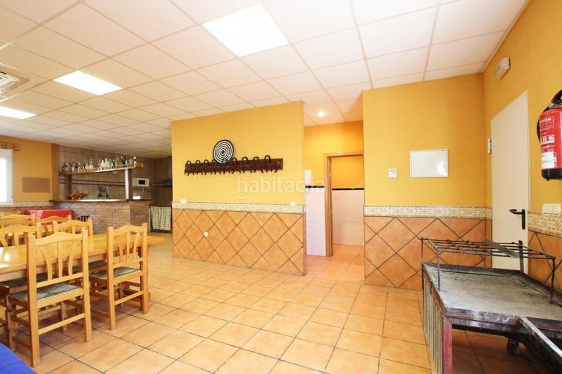 Foto caf1467d-fec6-4076-b59a-e00709e4ed15. Locale commerciale in Caparroso