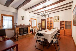 Etagenwohnung  Tafalla - calle belena de hornos. Se vende piso con bajera y patio en tafalla!!