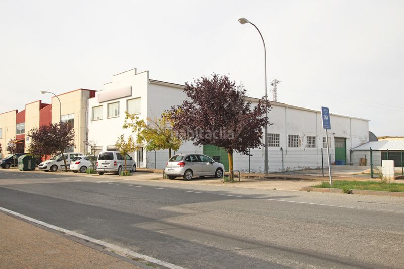 Foto e8f3d0bb-73d9-40e6-8eaa-5a9a318b2e45. Nau industrial a Tafalla
