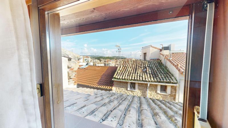 Foto 2533bd32-f9ac-43ec-bdf2-6bd2300eb314. Piso se vende piso dúplex con dos viviendas en el centro en Tafalla