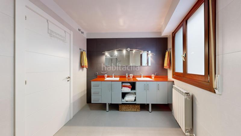 Foto bd82dbb1-201d-4b1c-bb28-a30b97978d09. Piso se vende piso dúplex con dos viviendas en el centro en Tafalla
