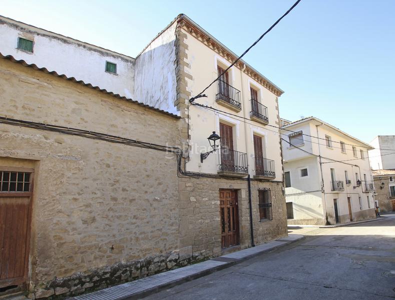 Foto 127b935b-c61d-401e-b84e-fbf23271274a. Casa  con patio y terrazas en Carcastillo