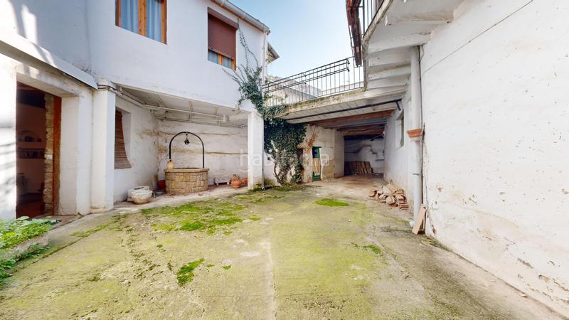 Foto deb77732-35a0-48e4-b19c-ee8028a51157. Casa  con patio y terrazas en Carcastillo
