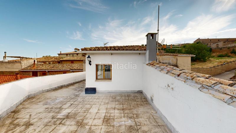 Foto 3a4a8330-540a-4c28-9edb-afea40f4fd77. Casa adosada casa con terraza en Pueyo