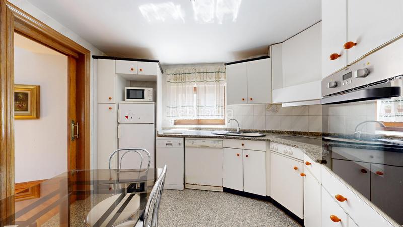 Foto b26392f1-cad8-4563-9afa-e59e148f1c0d. Casa adosada casa con terraza en Pueyo