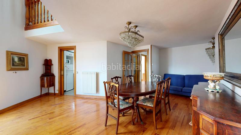 Foto b4b21431-db56-40f3-8a07-c95019a7280c. Casa adosada casa con terraza en Pueyo