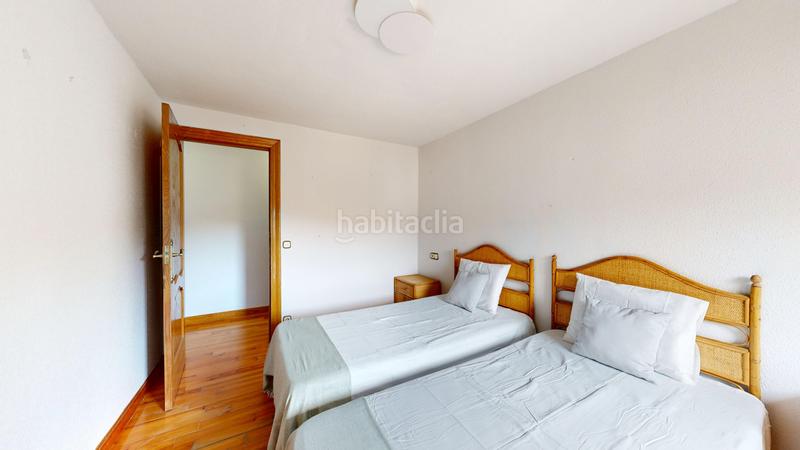 Foto c4e84cf3-383b-4a53-84ae-aea44865b469. Casa adosada casa con terraza en Pueyo
