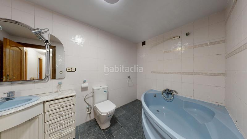 Foto e01c672a-f767-49cb-8285-d0c59dc7cc12. Casa adosada casa con terraza en Pueyo