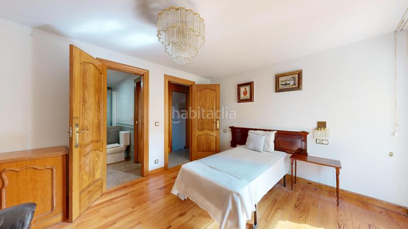 Foto e6889e62-6351-472b-81e6-b83301a0a968. Casa adosada casa con terraza en Pueyo