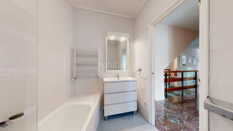 Foto 0f735a84-f746-487d-8f51-7cfe525102d3. Casa amb calefacció aparcament a Olóriz