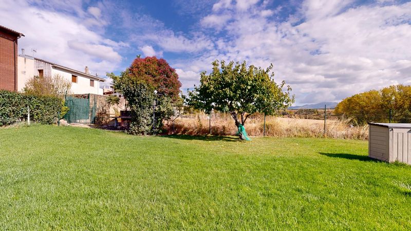 Foto 6a0916b6-e8f0-4a13-9258-060b9699c7e4. Casa amb calefacció aparcament a Olóriz
