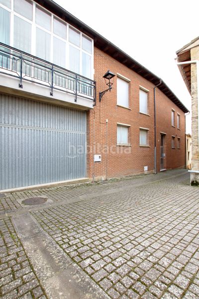 Foto bcb228a1-3b88-4031-8798-555dfb2df0b1. Casa amb calefacció aparcament a Olóriz
