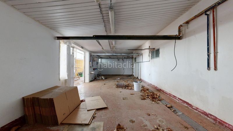Foto adbef8f1-e3d8-4471-877e-b4babe513807. Nau industrial a Tafalla