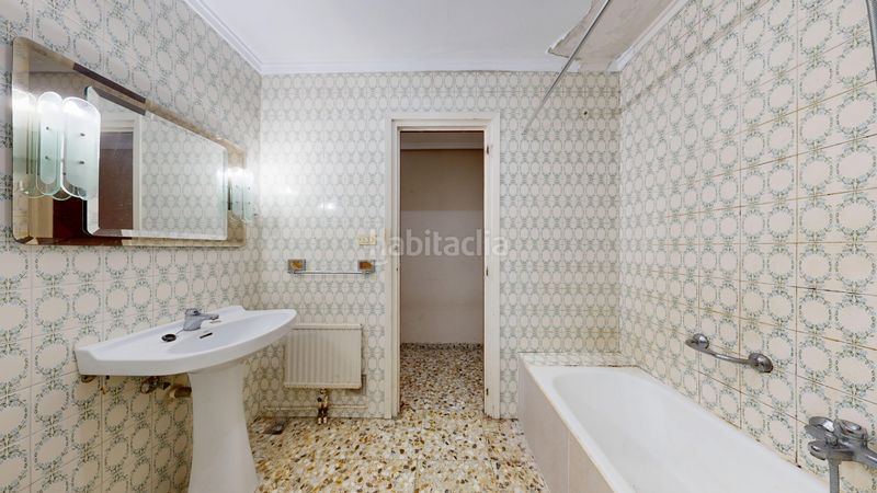 Foto f3b499ae-47fd-43c2-ac8c-053a3fa85d9a. Piso  para reformar con ascensor en Tafalla