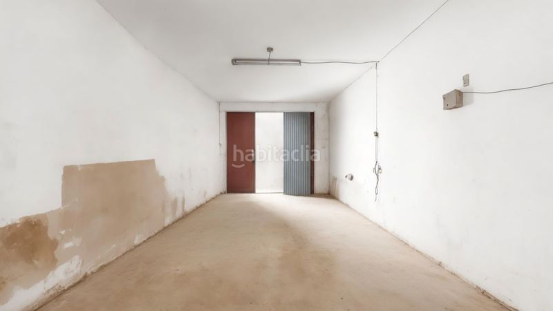 Foto 114fb951-d5c0-4753-b79d-a2accdfa04e2. Aparcament cotxe a Tafalla