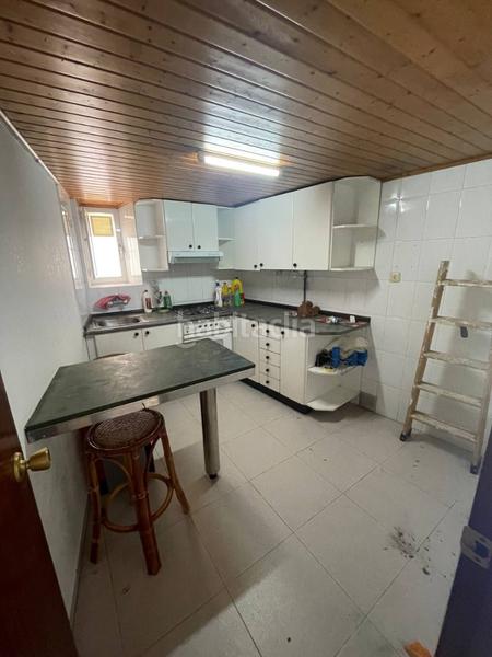 Foto 1a6db3ad-3664-4251-af04-a6263a114c8c. Semi detached house in Almeiras Culleredo