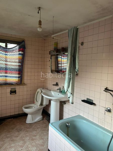 Foto 4b6eba3b-f998-46a0-97ea-b4f11bfe2e85. Casa se vende casa para reformar en Bergondo