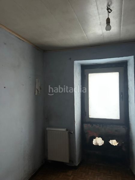 Foto 8923f6b4-7282-4277-a73e-776cd7752f31. Casa se vende casa para reformar en Bergondo