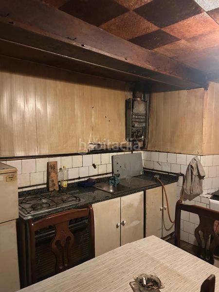 Foto c4a3ea0c-3121-4e0f-b18e-c4e865036cd0. Casa se vende casa para reformar en Bergondo