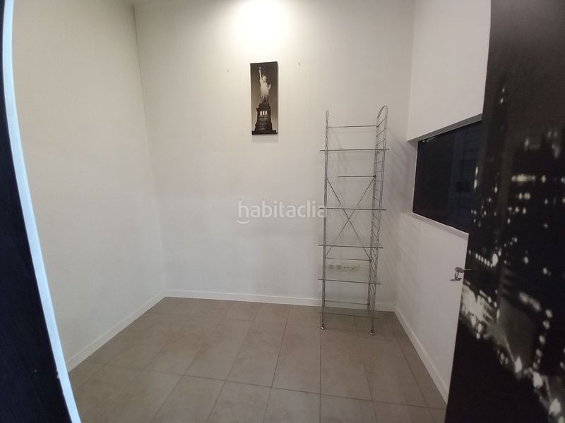 Foto ad10401b-4dd5-41a4-ac8e-7d8e2086566f. Locale commerciale in rúa vilar 72 in Palmeira Ribeira