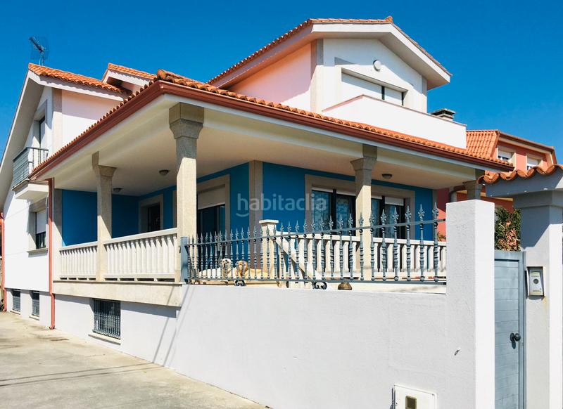 Foto 53b27c89-ec46-4fb2-a5c1-1bfc6403bde6. Chalet  en venta en pobra do caramiñal en Pobra do Caramiñal (A)