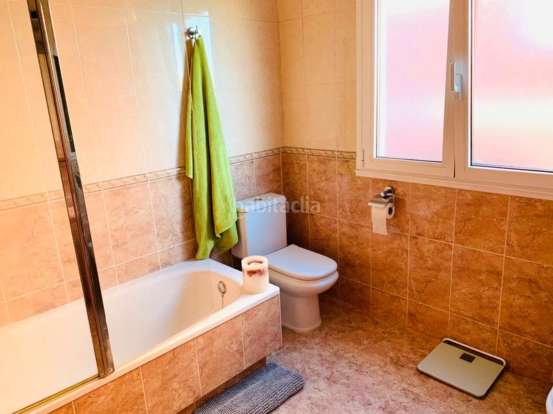 Foto bef05db2-d698-4453-ab41-bb8d19ac04e3. Chalet  en venta en pobra do caramiñal en Pobra do Caramiñal (A)