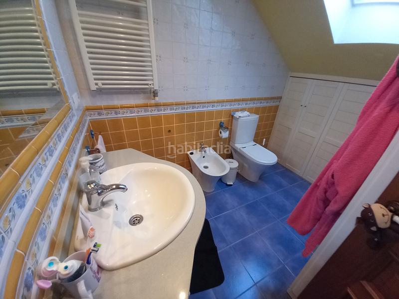 Foto d6faf914-a766-42dc-a463-07e0260982e9. Chalet  de piedra a pocos metros de la playa en Ribeira