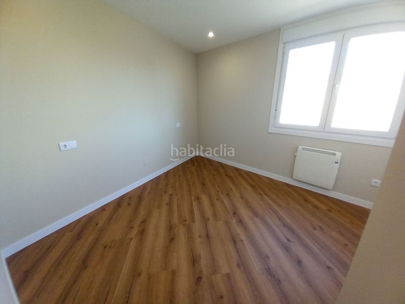 Foto ca7e4f3f-5150-4d78-935f-fed7c45da75c. Apartament amb calefacció a Boiro