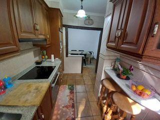 Piso  R�a ribeiro. Piso cerca del centro, la playa y a buen precio