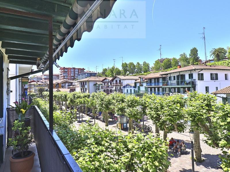 Foto 02b0cdc8-c6cd-4918-9f90-d0cb3e938aef. Duplex dans Hondarribia