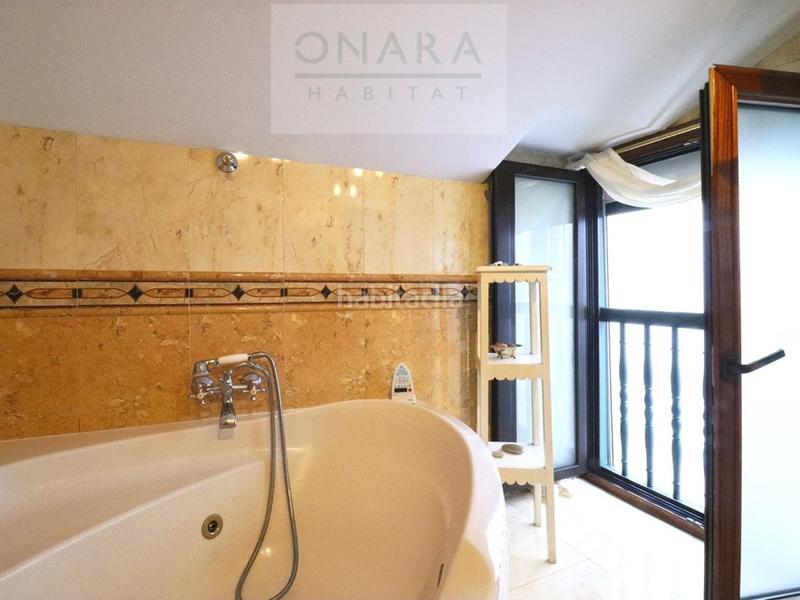 Foto dcec3c18-c1e5-46d2-9bc6-f8af5bebb2b0. Duplex dans Hondarribia