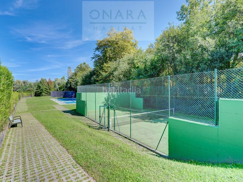 Foto 0a2de4bf-4dd1-44ea-b6f3-4b8459a87861. Casa aparellada amb aparcament piscina a Hondarribia
