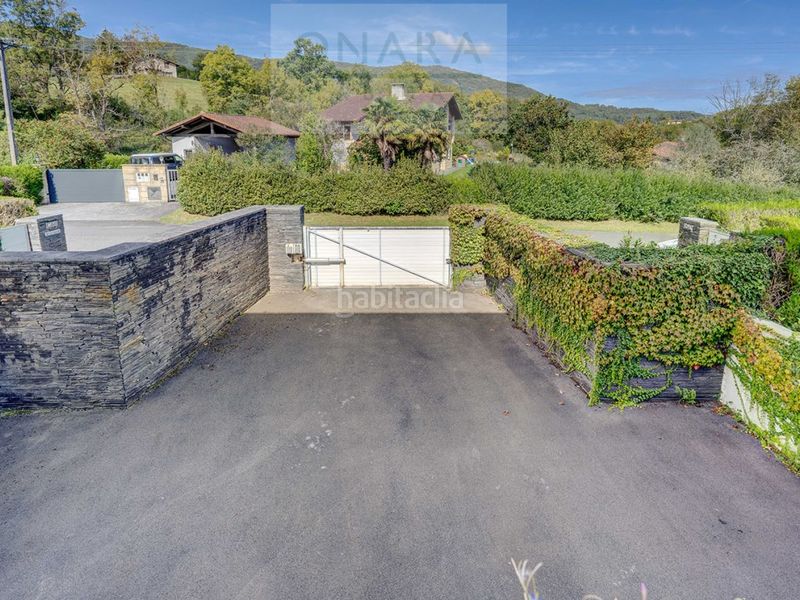 Foto 67d43e7c-7045-4983-97eb-87268552dce1. Casa aparellada amb aparcament piscina a Hondarribia