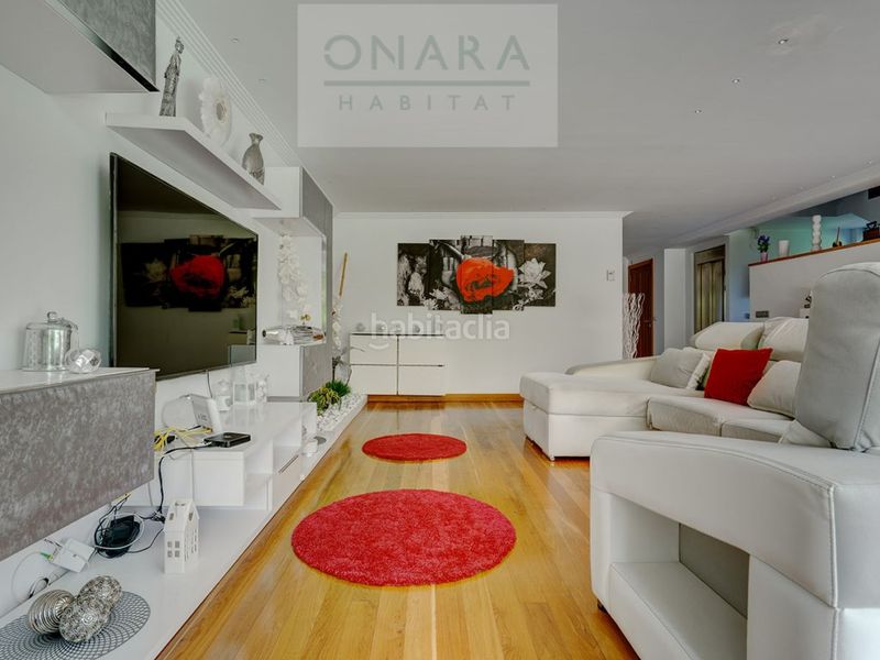 Foto 7e5599fc-c144-441c-9130-edcac424ae69. Casa aparellada amb aparcament piscina a Hondarribia