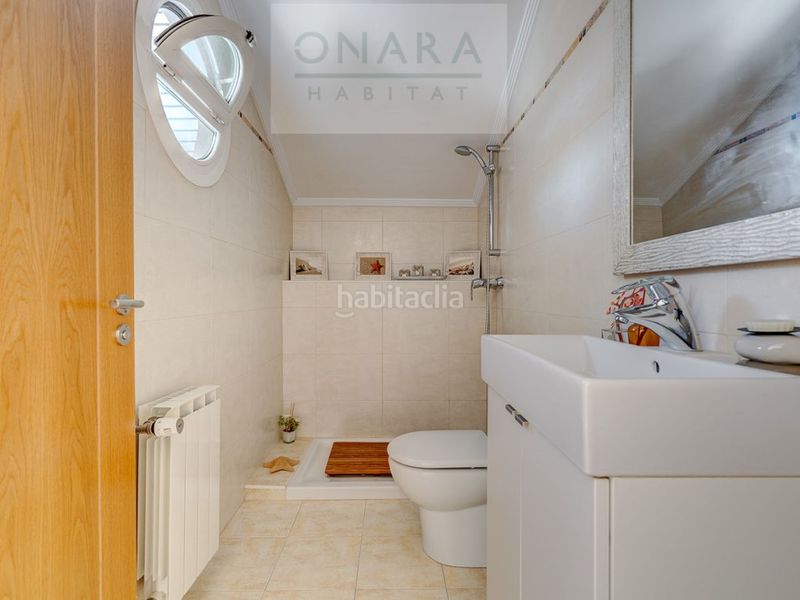 Foto b932dd1c-95a7-43f9-a6ee-d8bc1ad7a631. Casa aparellada amb aparcament piscina a Hondarribia
