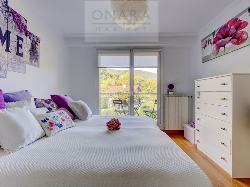 Foto e44805ce-7a32-4c2d-9711-ba87eeae7e19. Casa aparellada amb aparcament piscina a Hondarribia