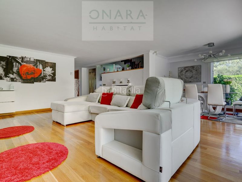 Foto f3f86c42-07c3-43be-a21a-a949565ba146. Casa aparellada amb aparcament piscina a Hondarribia