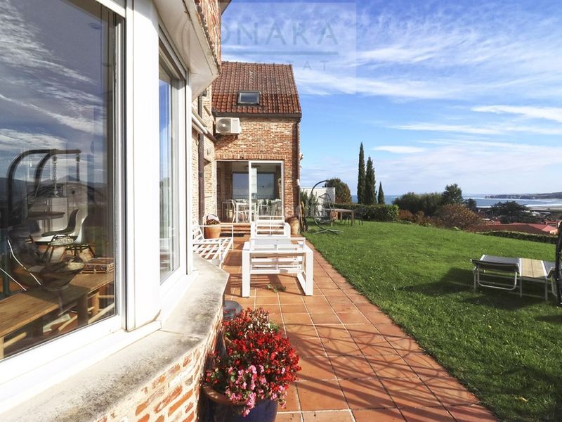 Foto 33ba1146-ac25-4611-9aed-6c9c02b7118d. Casa amb aparcament piscina a Hondarribia