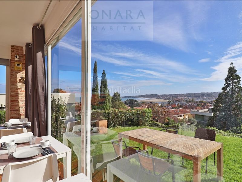 Foto 55f2c9a9-d2f9-42e7-a3f4-2830e29f28b6. Casa amb aparcament piscina a Hondarribia