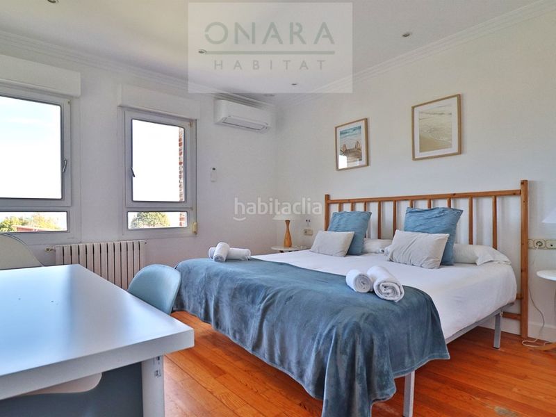 Foto 8d9dfd6a-c142-44f4-b98f-fc64ddf7f150. Casa amb aparcament piscina a Hondarribia