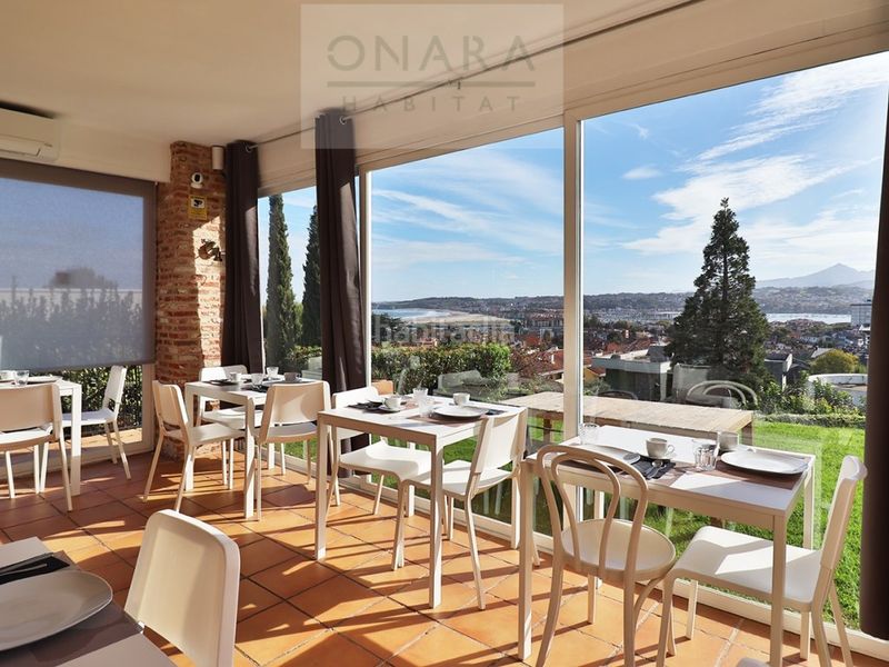Foto 9f1cecb2-3ee9-41b6-8c28-08a7d5e87b0c. Casa amb aparcament piscina a Hondarribia