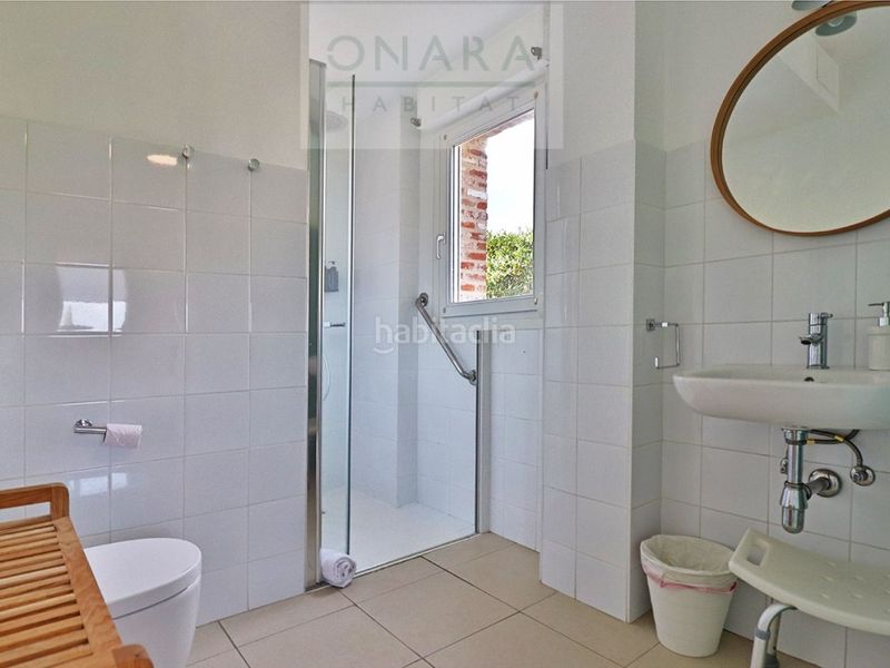 Foto b5f38f2f-0747-4930-9164-59518f42d27e. Casa amb aparcament piscina a Hondarribia