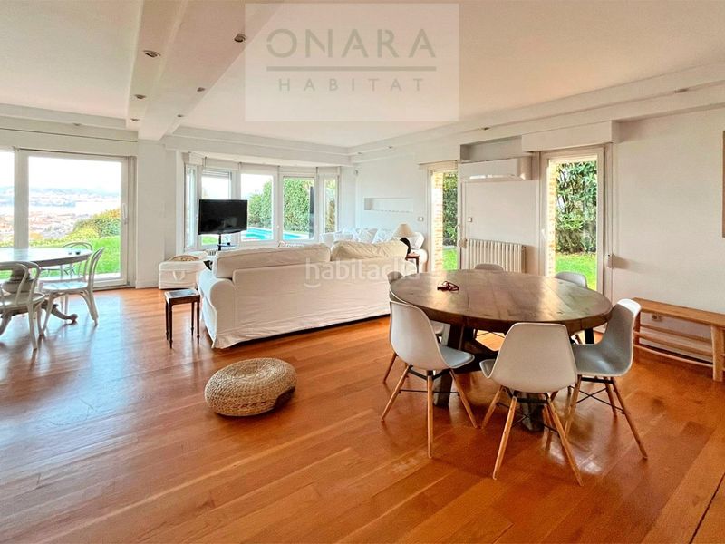Foto c2d3f9f4-99c4-4f6e-9b14-e654d88eb936. Casa amb aparcament piscina a Hondarribia