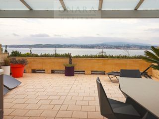 Lloguer Casa adossada  Calle pierre lhande. Vivienda adosada 4 habitación  1 hab. auxiliar alquiler hondarri