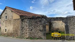 Casa a Ribadedeva. Se vende gran propiedad en colombres casa con corralada, cuadra