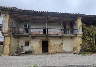 Bauernhof  Narganes. Se vende casa para reformar en narganes, peñamellera baja