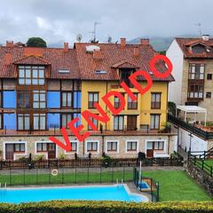 Pis a Ribadedeva. Se vende piso de dos dormitorios, con trastero y piscina en colo