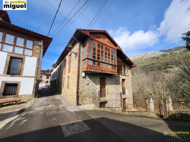 Foto bc73e56b-2925-455a-bc3c-633625512165. Masia a Peñamellera Baja