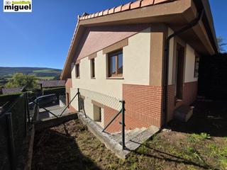 Casa a schiera  Barrio serdio. Se vende chalet adosado en serdio, val de san vicente